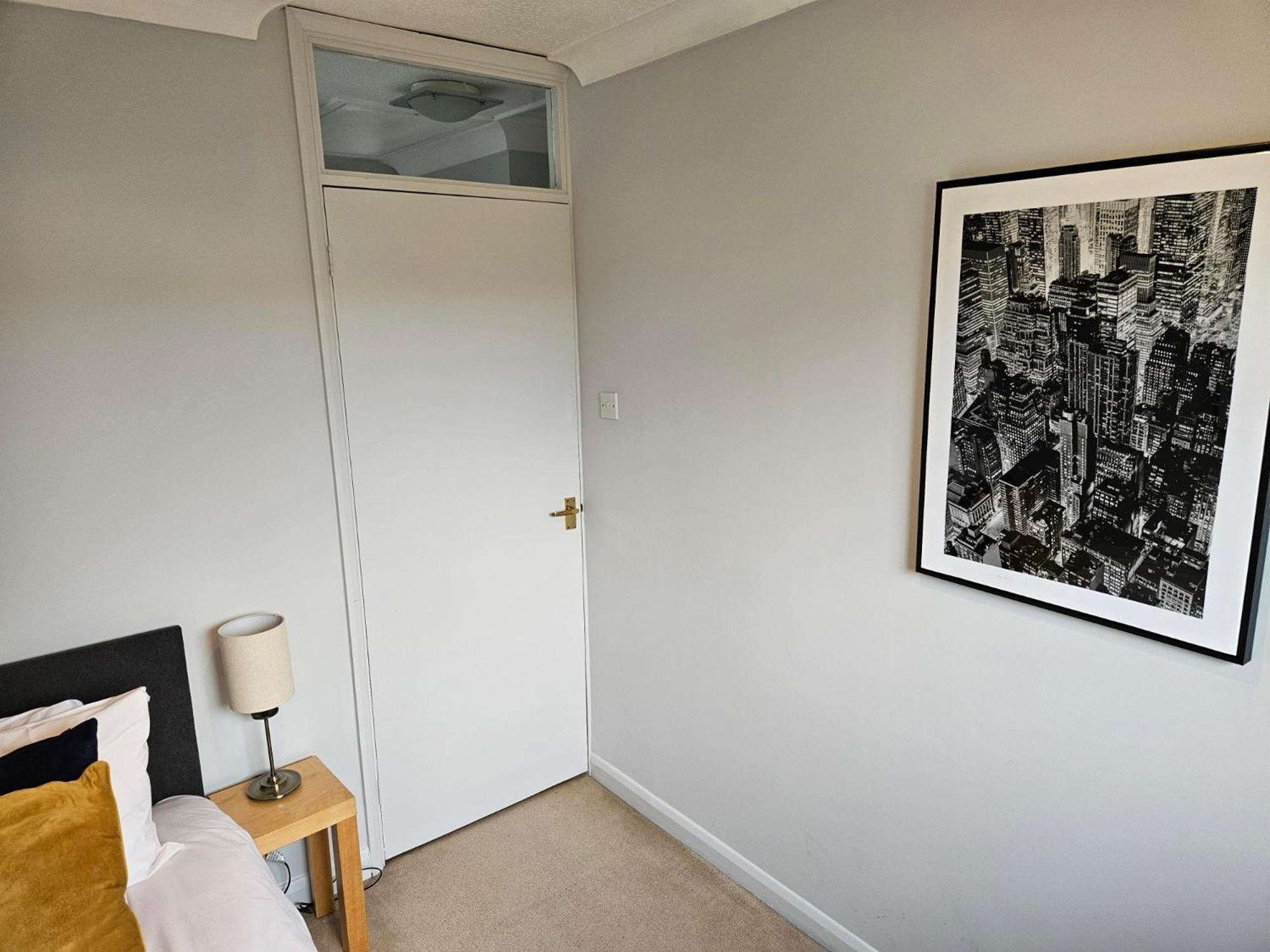 Redcot Gardens Stamford 4 Bed Contractor Familt Home With Parking المظهر الخارجي الصورة